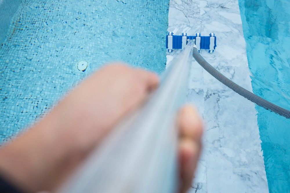 limpieza piscinas con gresite